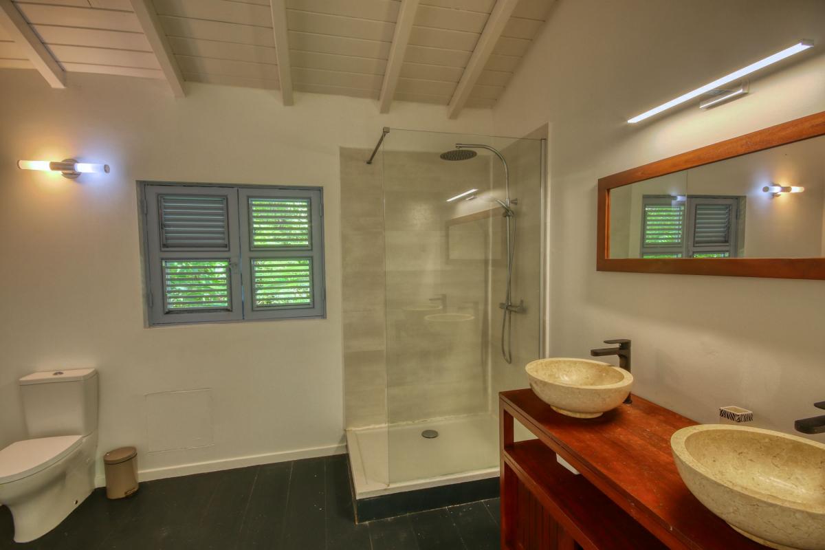 location de villa Sainte-Anne Martinique 6 personnes salle d'eau 2